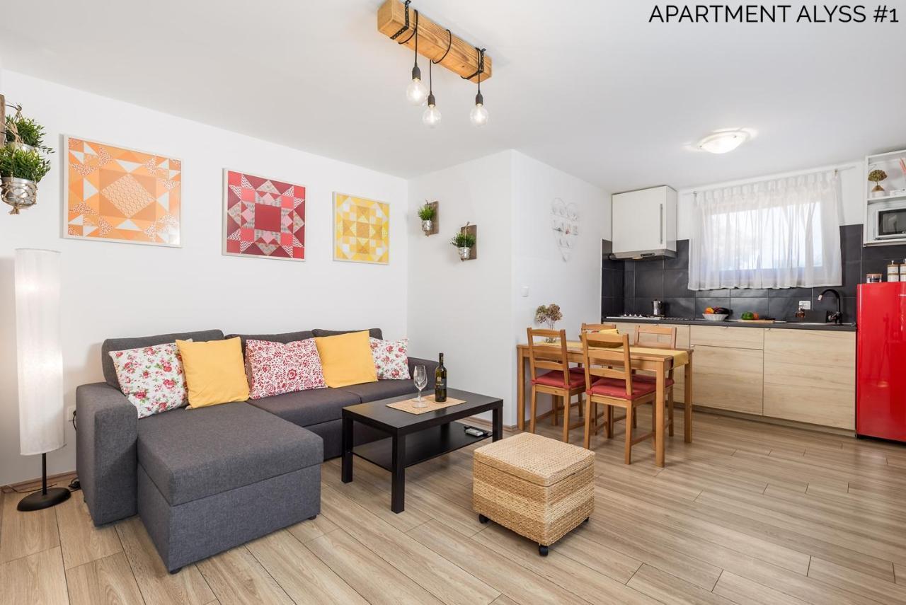 Apartments Alyss Lovran Dış mekan fotoğraf